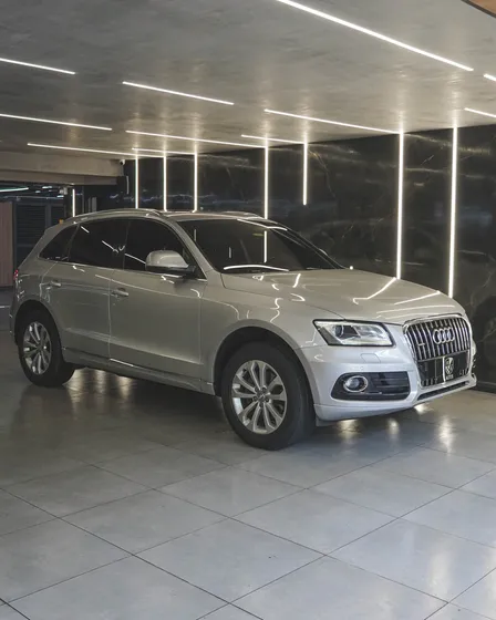 Audi Q5 Luxury 2.0 S-tronic