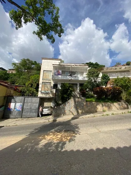 Apartamento En Alquiler En El Paraiso 4ha/2ba/1pe