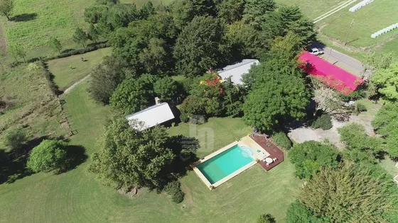 Venta De Chacra Excepcional En Colonia Suiza Con Piscina, Casa Y Alojamiento
