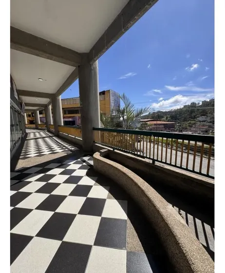 Se Vende Local Comercial En El Coliseo San Antonio De Los Altos