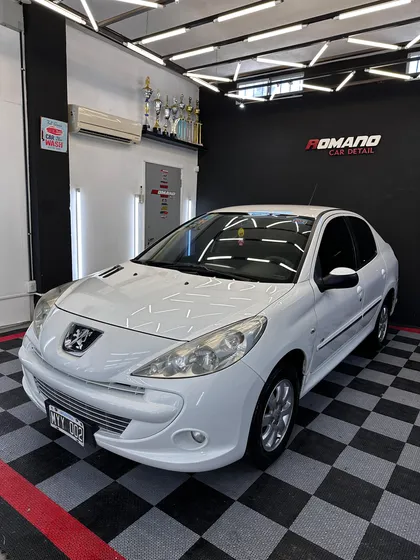 Peugeot 207 1.4 Sedan Allure Hdi 70cv
