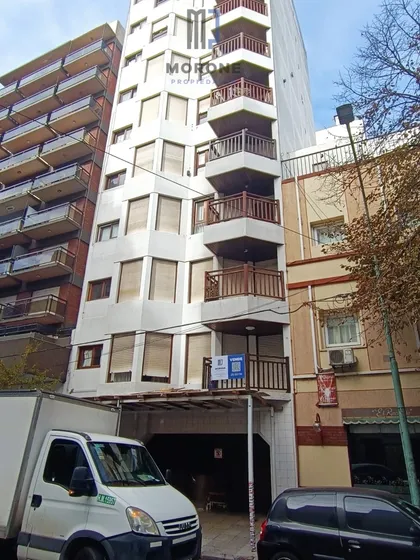 Departamento De 2 Ambientes Con Cochera - La Perla, Mar Del Plata. 
