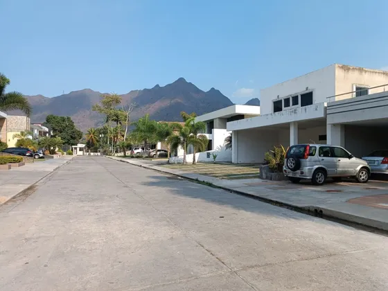 Terreno En Pueblo De San Diego. Conjunto Las Morochas. (sfranv-42)