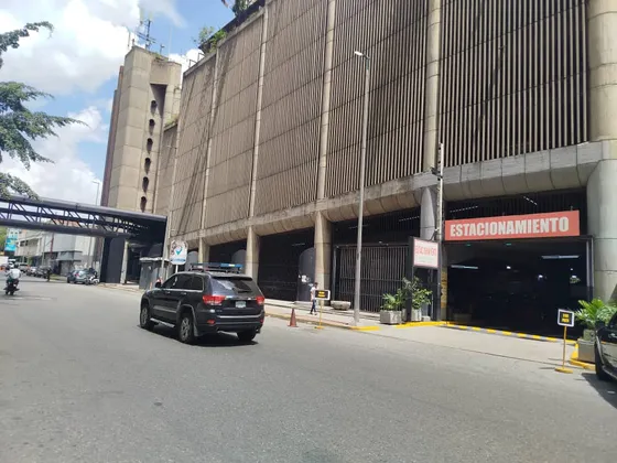 Alquiler De Local Para Mecánica Av Lecuna 