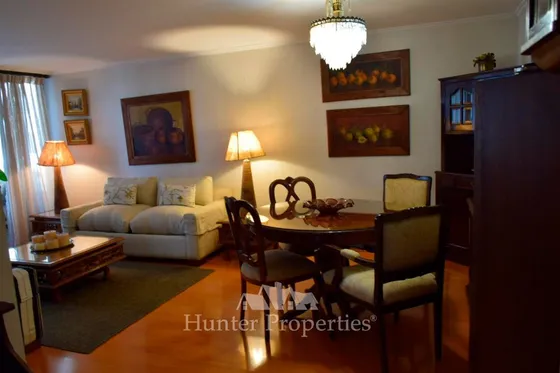 Departamento En Venta De 3d-2b 1 Servicio. En Las Condes
