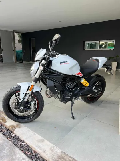 Ducati Monster 797 Leovince