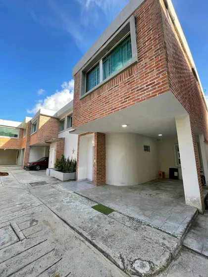 Maravilloso Townhouse En Venta Totalmente Remodelado Parque El Retiro San Antonio Gm