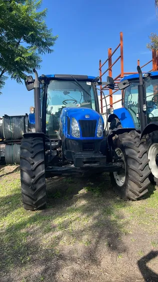 Tractor Agricola New Holland T6050