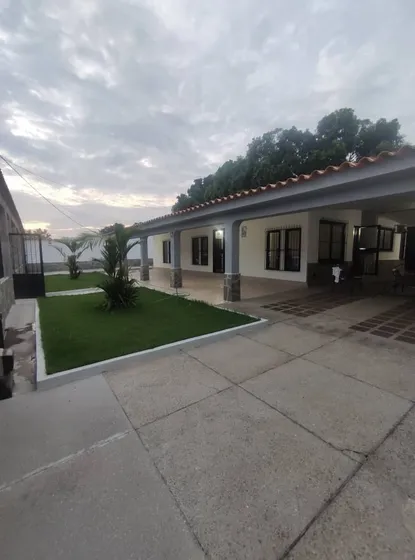 Venta De Casa Urb La Esperanza Tocuyito  57-69 Angel Tovar 