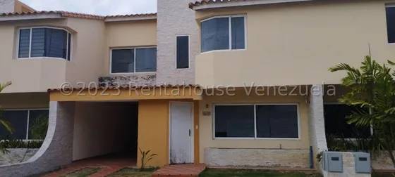 Rosa Rodríguez Vende Casa En Villa Paris, Cabudare 25-5539