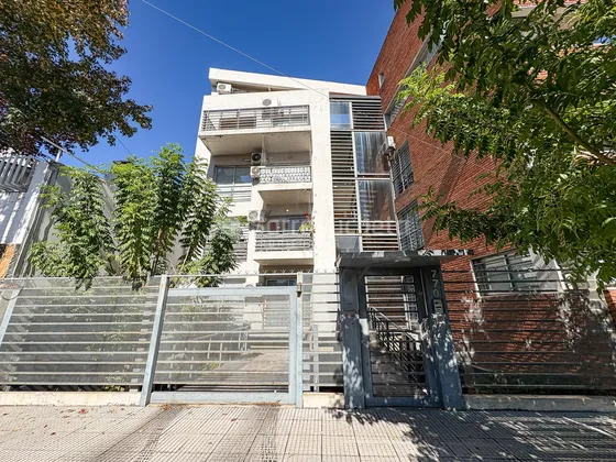 Venta Departamento 3 Ambientes Con Cochera En Ramos Mejía.
