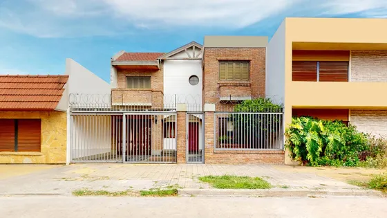Casa En Venta En La Plata