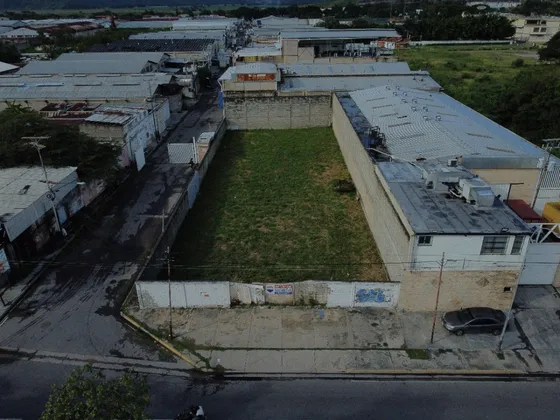 En Venta Terreno Avenida Intercomunal Turmero Maracay