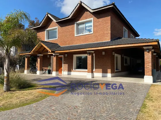 Casa En Venta En Country Boca Raton Pilar