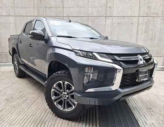 Mitsubishi L200 2.4 Gls 4x4 Diésel At
