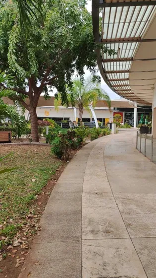 Local De 175 M2 Entrada Con Terraza