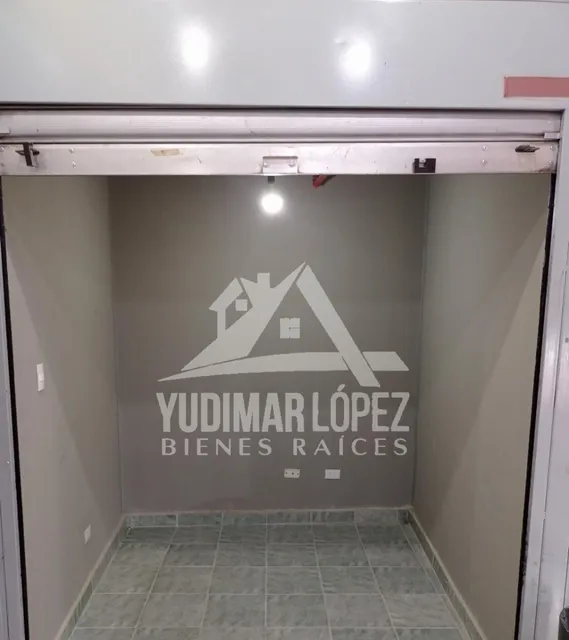 Ofrecemos En Venta Local Centro Comercial Gran Bazar Maracay Edo. Aragua