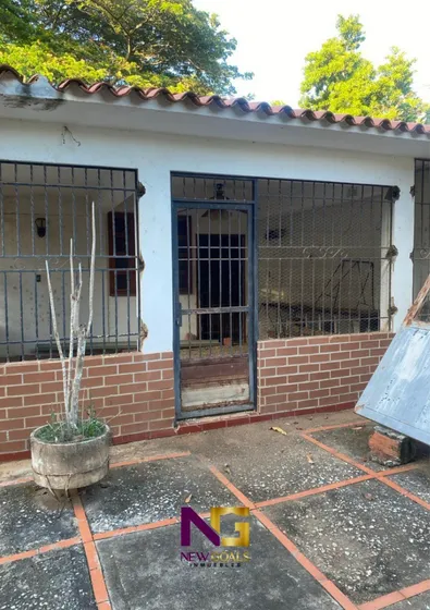 Casa Diseñada Para Ofrecer Comodidad Y Funcionalidad En Un Entorno Tranquilo Y Natural, Además De Estar Abierta A Remodelaciones: 