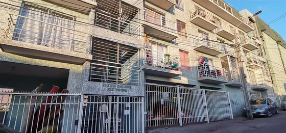 Departamento En Venta De 2 Dorm. Con Estacionamiento En Iqq