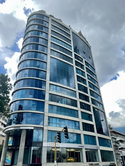 Se Alquila Oficina En Las Mercedes Torre De Lujo