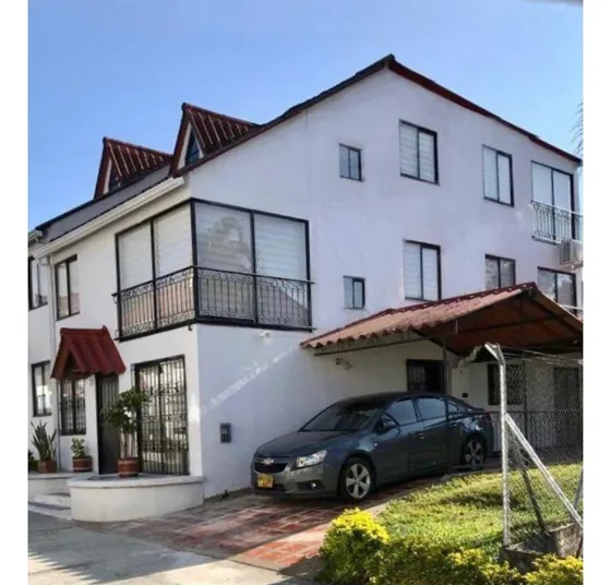 Venta Espectacular Casa Remodelada 3 Niveles Av Sur, Conjunto Cerrado