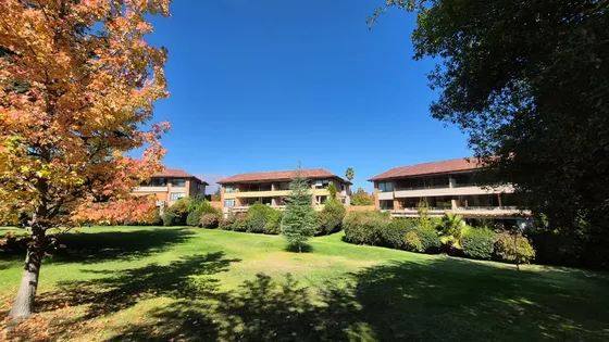 Precioso Departamento Con Jardín-parque En Lo Barnechea