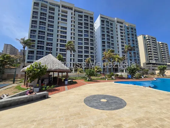Apartamento / Remodelado / Playa Privada / En Venta Mls 25-23835 Playa Grande