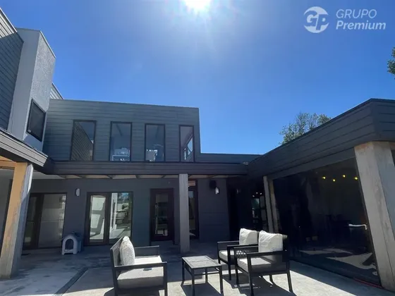 Casa En Venta De 7 Dorm. En Puerto Montt
