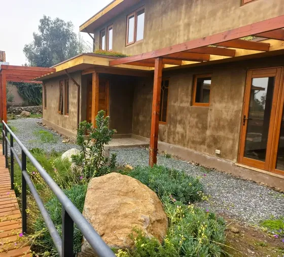Arboretum / Casa Ecológicamente Sustentable