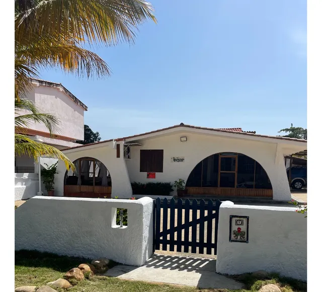 Casa Frente Al Mar Con 520mts De Terreno, 115 Mts De Construcción Playa Dorada Lld