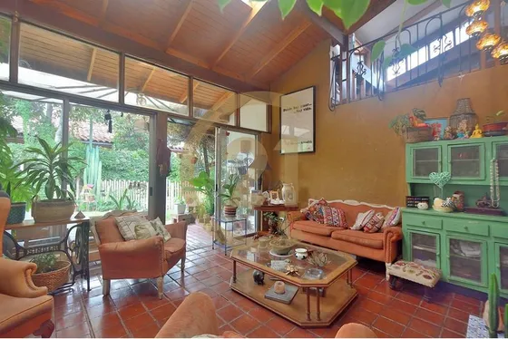Casa 5 Dormitorios Barrio Ossandon La Reina