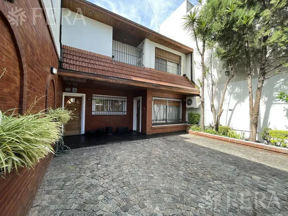 Venta Casa 5 Ambientes Con Piscina En Sarandí