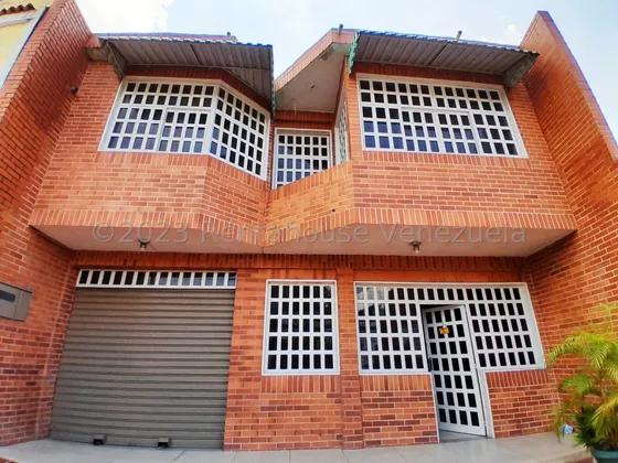 Edificio En Venta Ubicado En El Centro De Cagua Db 24-7603