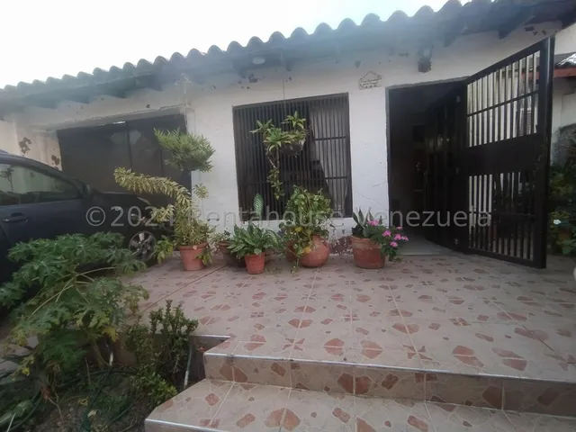 Rosa Rodríguez Vende Casa En El Paraiso, Cabudare 25-5626