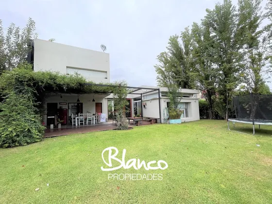 Casa  En Alquiler En Haras Santa Maria, Escobar, G.b.a. Zona Norte