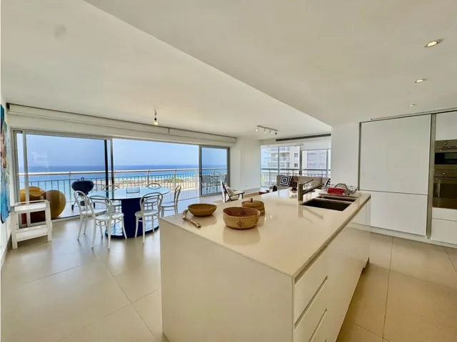 Se Vende Apto 210m2 4h/4b/2p Camuri Grande