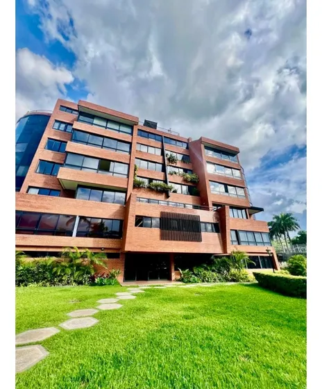 Se Vende Apto 320m² 3h+s/3b+s/5e Lomas De Chuao