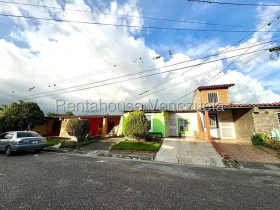 #*25-24573  Venta Acogedora Casa Ubicada En Conjunto Privado La Piedad Sur Cabudare, Lara. Adelaida Armeya