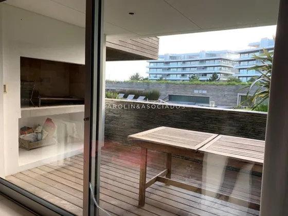 Apartamento En Venta De 3 Dormitorios En Brava 28, Punta Del Este.