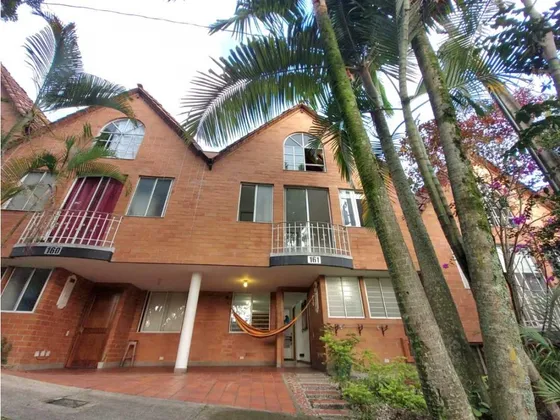 Casa En Unidad Cerrada Envigado Sector Guadalcanal
