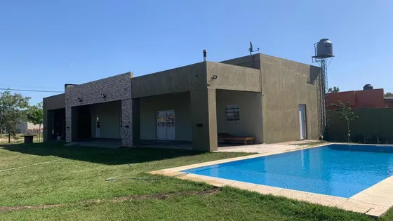 Casa En Venta - 1 Dormitorio 1 Baño - Cocheras - 904mts2 - Los Potreritos, San Miguel Del Monte