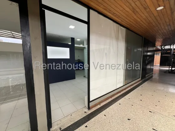 Maritza Lucena Alquila Hermoso Local, Centro De Barquisimeto, Full Aire Acondicionado, Sala De Espera Con Puerta De Vidrio, Cubículos Espaciosos Y Privados, Sala Interna.