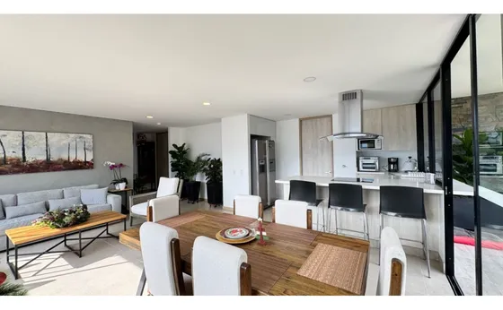 Venta De Amplio Y Moderno Apartamento En Loma De Las Brujas - Envigado
