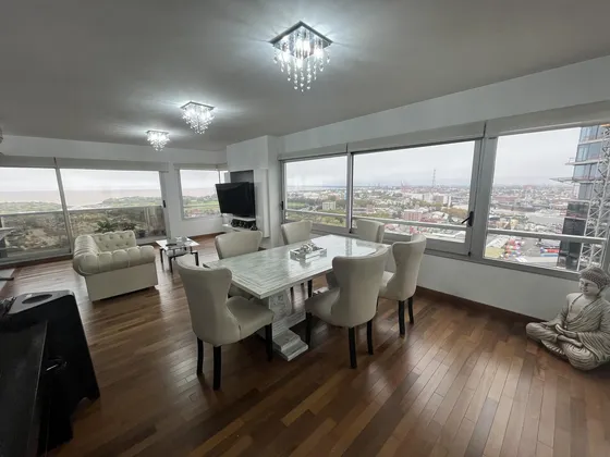 Venta De Departamento 3 Amb Con Cochera En Puerto Madero