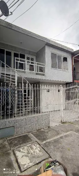 Casa En Venta En La Base De 2 Pisos Independientes Cali