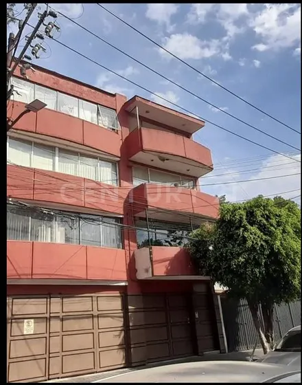 Amplio Departamento De 3 Recamaras