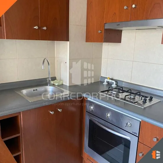 Departamentos Con 1b+1d, Cercanos A Metro Santa Lucía.