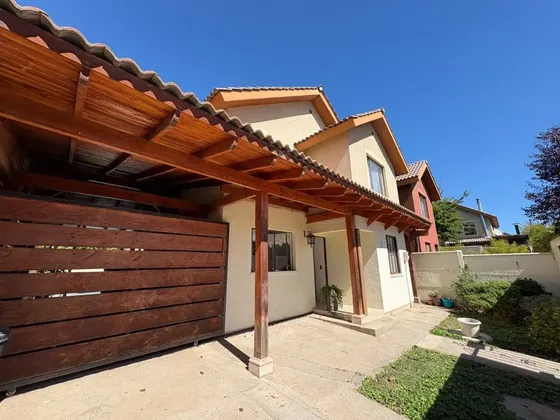 Hermosa Casa En Venta. Entorno Familiar Y Seguro