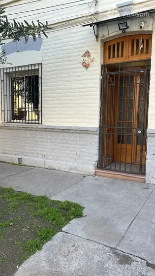 Casa En Venta De 3 Dorm. En Santiago