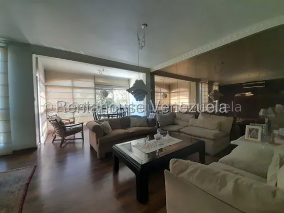Dennymar, Alquila Extraordinario Apartamento Amoblado En Zona Este De Barquisimeto Posee 173m2 Con Acabados De Primera Con Todos Los Servicios Basicos Operativos B5a23135                              